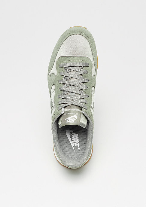 nike internationalist dark stucco sail nike internationalist dark stucco sail