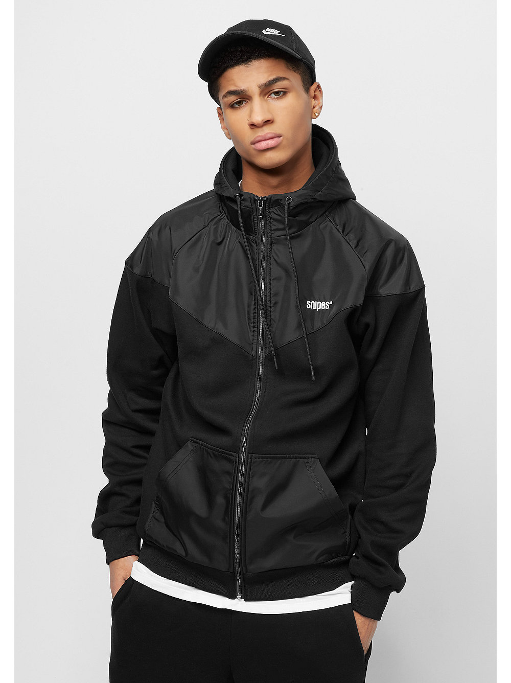 SNIPES Basic Trainingsjacke black im SNIPES Onlineshop