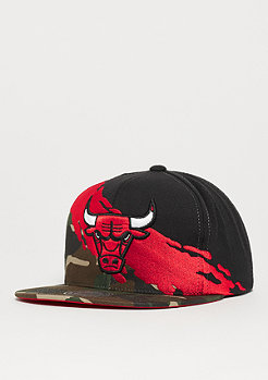 Mitchell & Ness NBA Chicago Bulls Camo Paintbrush Snap black 