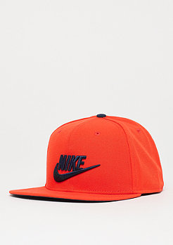 NIKE NSW Pro Cap Futura habanero red/obsidian/obsidian 