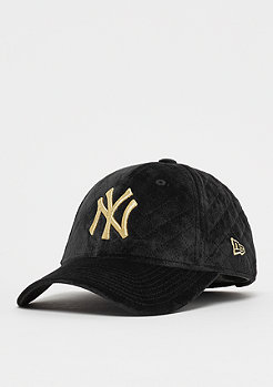 New Era 9Forty Wmns MLB New York Yankees Winter black/gold 