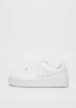 NIKE Wmns Air Force 1 Sage low white 
