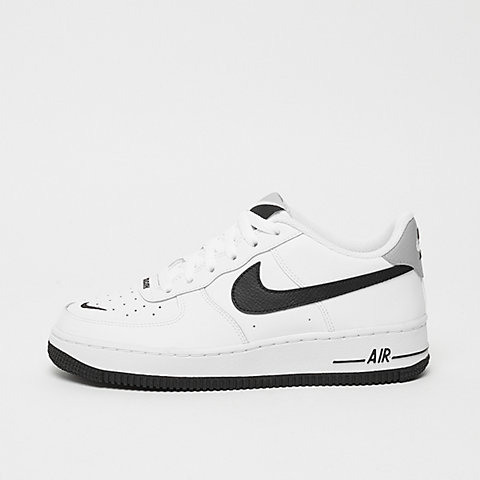 Commander NIKE Air Force 1 maintenant chez SNIPES Commander NIKE Air Force 1 maintenant chez SNIPES